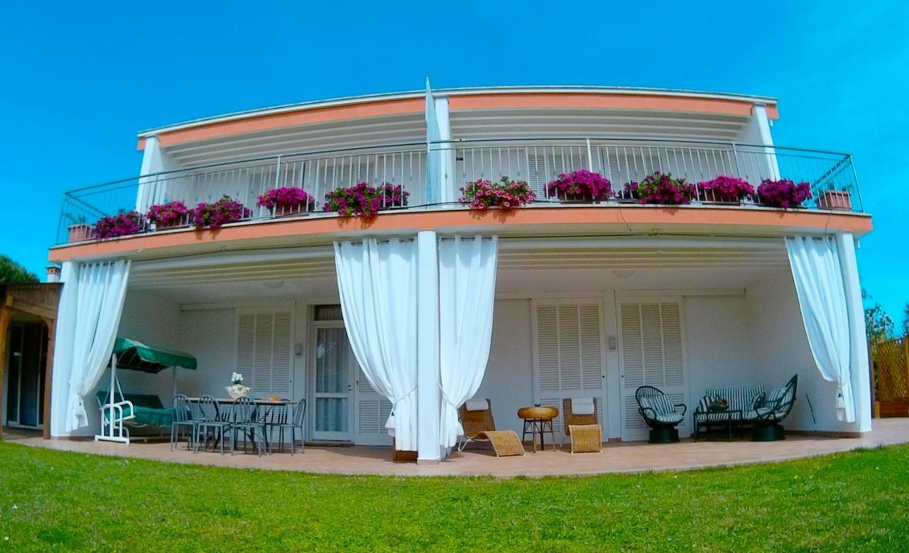 Villa Regina B&B Nettuno Buitenkant foto