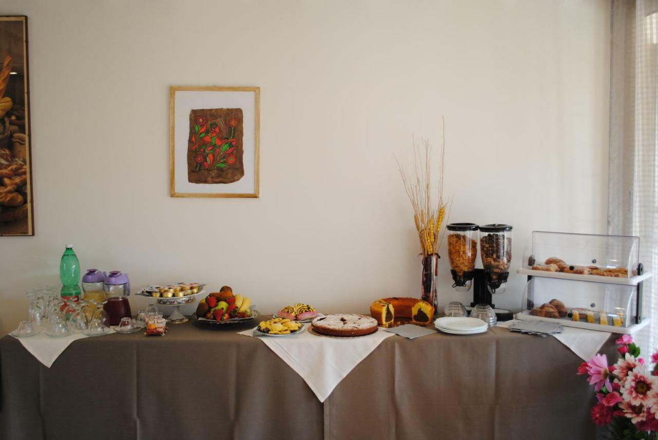Villa Regina B&B Nettuno Buitenkant foto